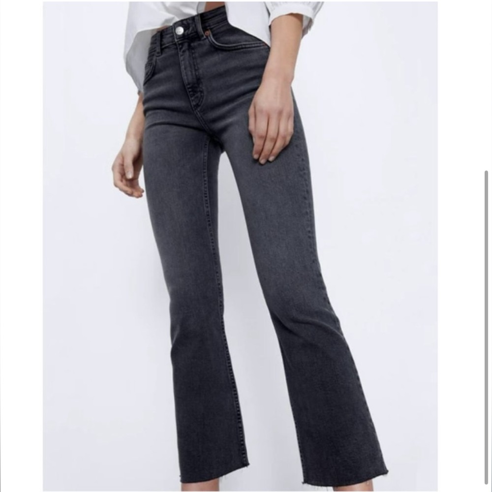 EUC Zara Raw Hem Cropped Black Jeans